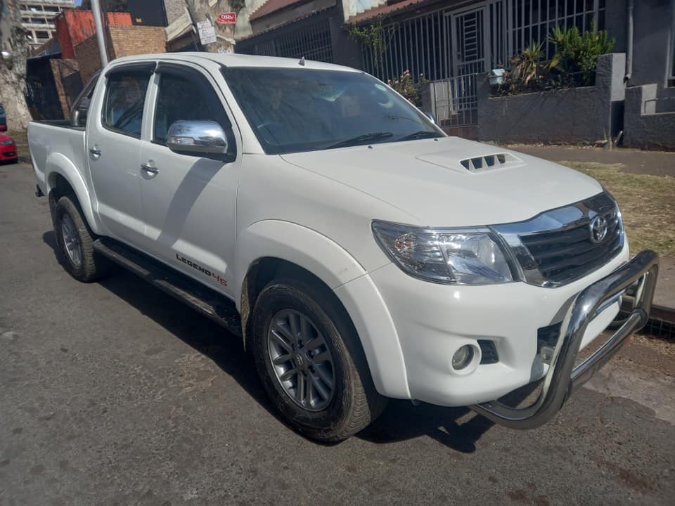 2015 TOYOTA HILUX 2.5 D4D DIESEL, LEGEND 45, DOUBLE CAB, MANUAL, WHITE COLOR, 110000KM