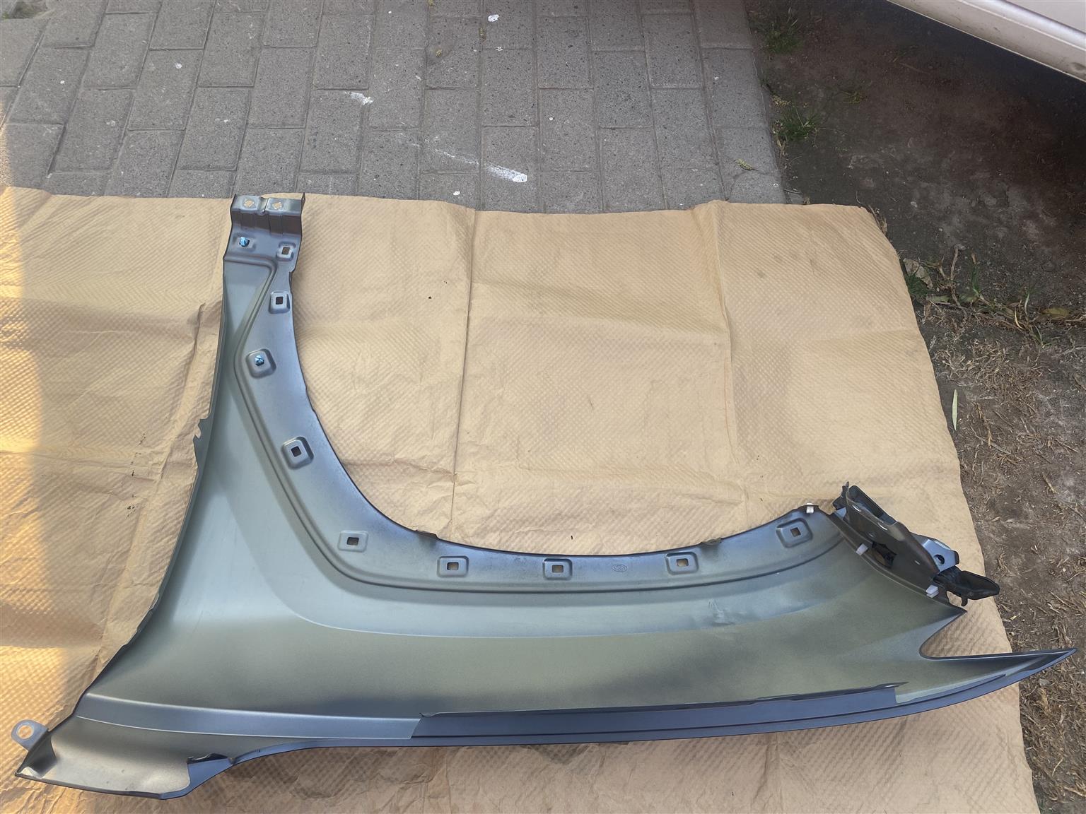 2023 HYUNDAI TUCSON RIGHT FRONT FENDER FOR SALE. IN EXCELLENT CONDITION - Private Seller