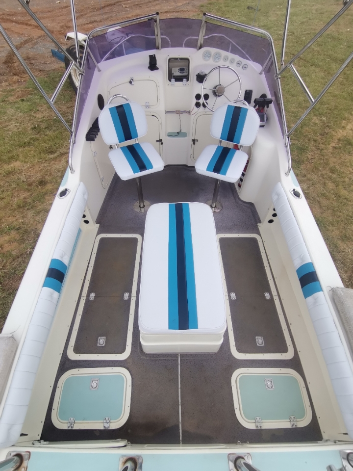 COASTCAT 18FT OFFSHORE WITH TWIN 90HP MARINER MOTORS - VERY CLEAN PACKAGE