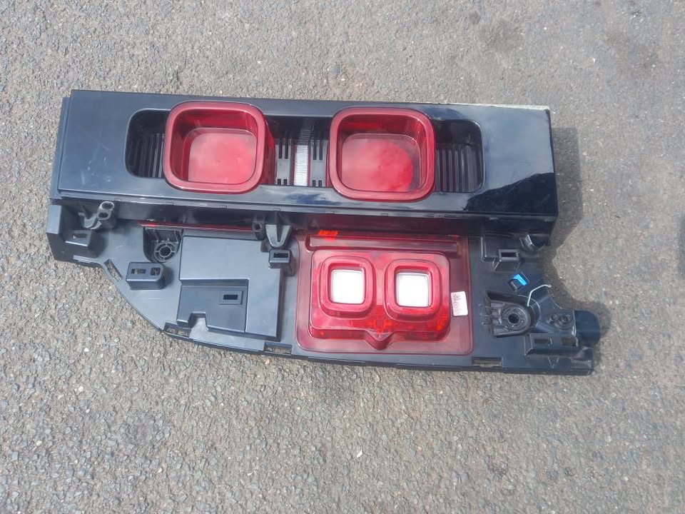 2020 Unwards Land Rover Defender Right Side Taillight - Private Seller