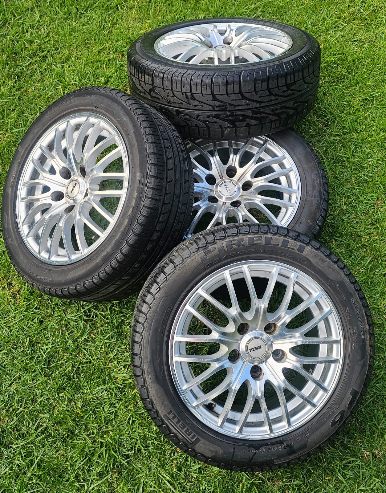 15" mags and tyres for sale - Private Seller