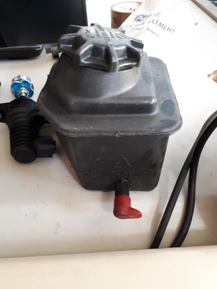 Daewoo powersteering bottles new - Private Seller Daewoo powersteering bottles new - Private Seller