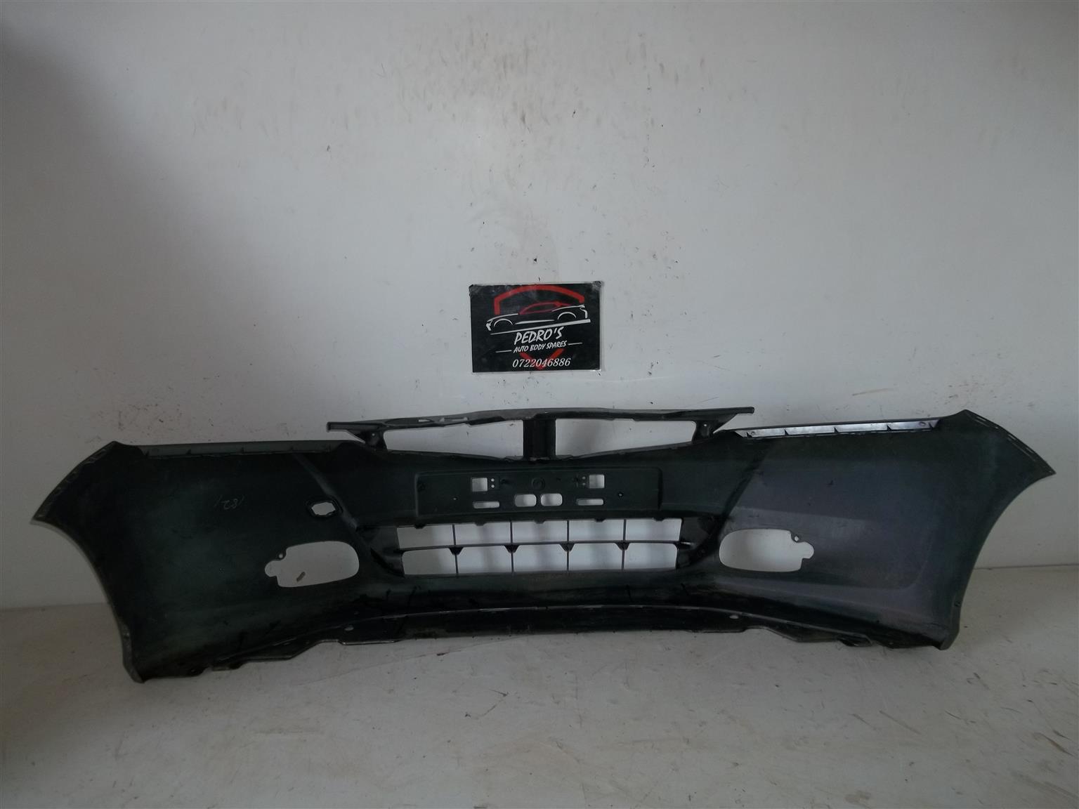 Honda Jazz / Fit '11-'14 front bumper with grille - Private Seller Honda Jazz / Fit '11-'14 front bumper with grille - Private Seller