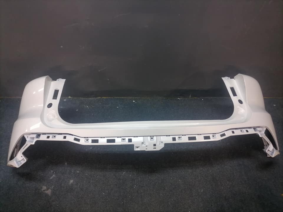 Baic Beijing X55 white rear bumper DM or contact number in the description for assistance. - Private Seller Baic Beijing X55 white rear bumper DM or contact number in the description for assistance. - Private Seller