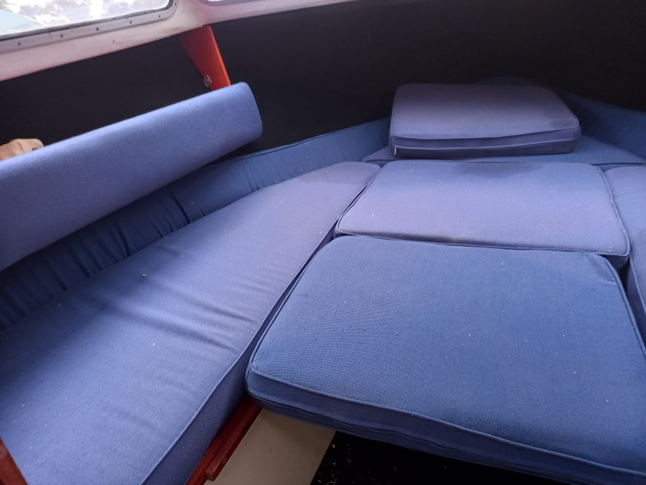 Cabin Cruiser - inboard diesel