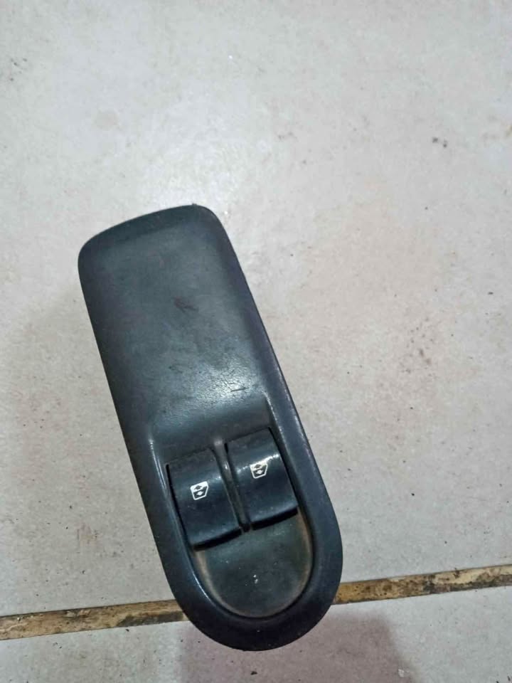 Renault Megane 2 Window Switch