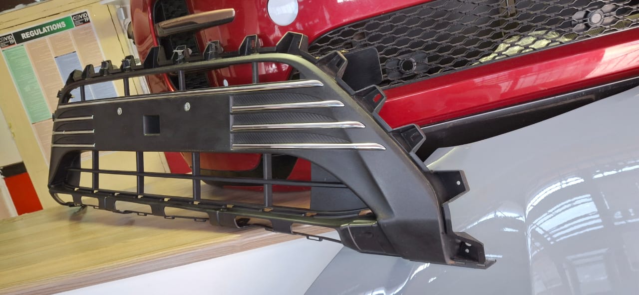 2022 MAHINDRA XUV300 BOTTONM GRILL AVAILABLE FOR SALE - Private Seller 2022 MAHINDRA XUV300 BOTTONM GRILL AVAILABLE FOR SALE - Private Seller