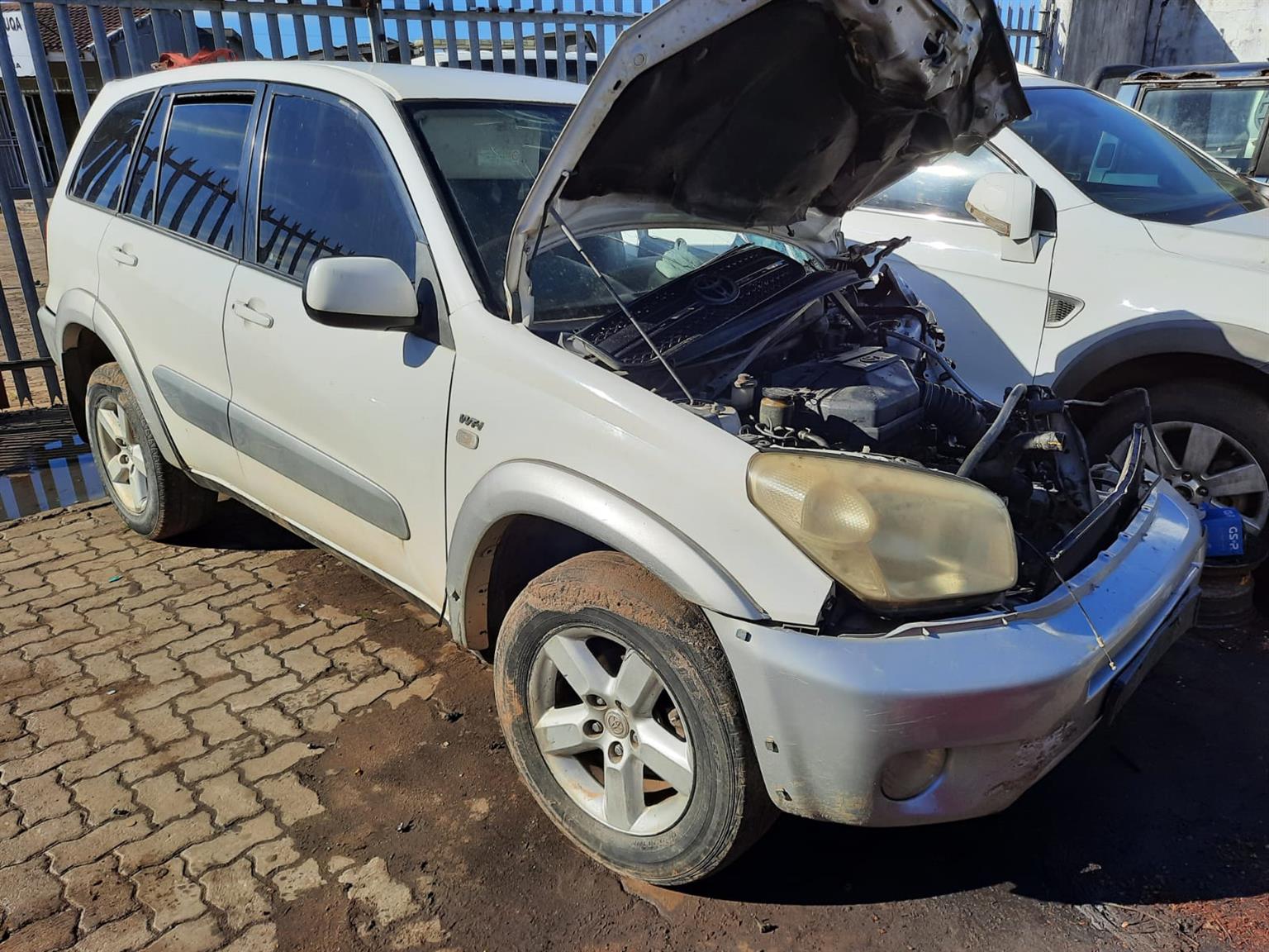 2005 Toyota Rav 4 2.0L VVTI – Stripping for Spares