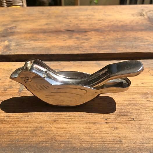 Vintage Bird-Shaped Lemon Juicer – Made in Western Germany (1950s–1960s) Vintage Bird-Shaped Lemon Juicer – Made in Western Germany (1950s–1960s)