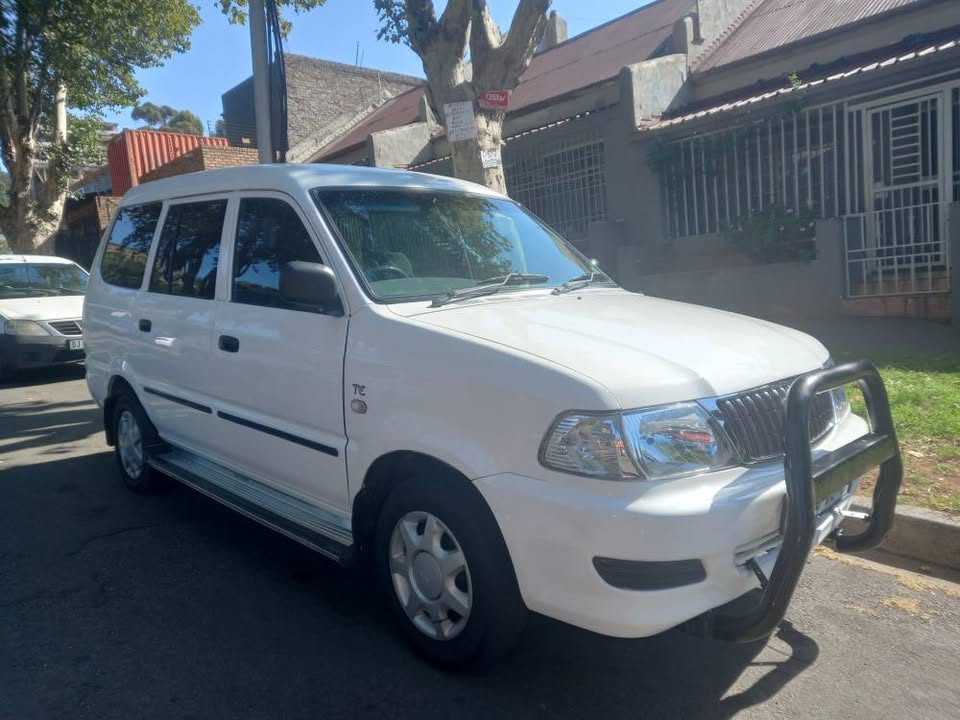 2004 Toyota CONDOR 7seater, 1.8 Petrol, Manual, White Color, Mileage 153000kms,