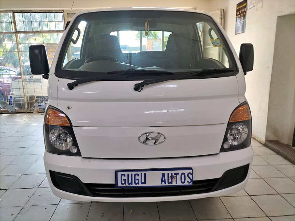 2015 HYUNDAI H100 2,6 DIESEL MANUAL 105,000KM