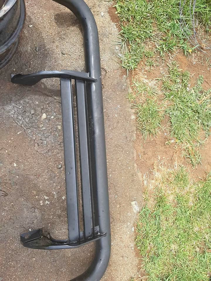MAHINDRA SIDE BAR. SECOND HAND STILL GOOD. FOR VARIOUS OTHER CARS TOO - Private Seller MAHINDRA SIDE BAR. SECOND HAND STILL GOOD. FOR VARIOUS OTHER CARS TOO - Private Seller