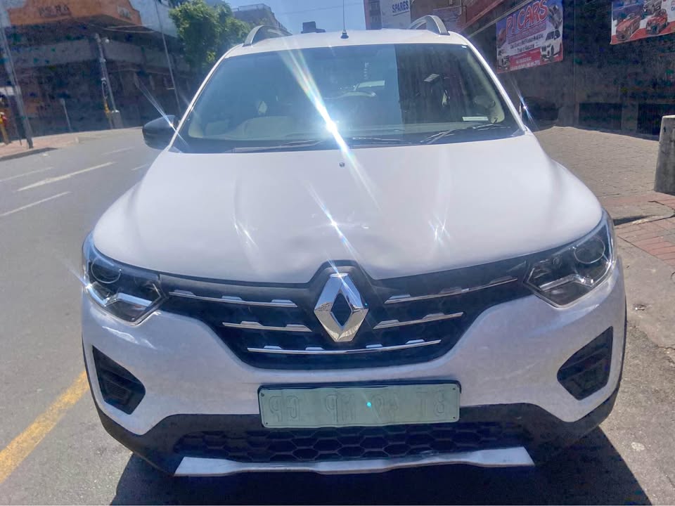 2024 Renault Triber 8000km 2024 Renault Triber 8000km