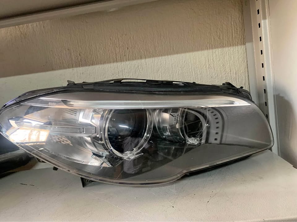 BMW F10 xenon headlights RHS - Private Seller BMW F10 xenon headlights RHS - Private Seller