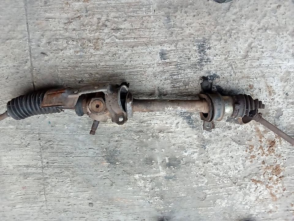 Toyota (Madanuza) steering rack - Private Seller Toyota (Madanuza) steering rack - Private Seller