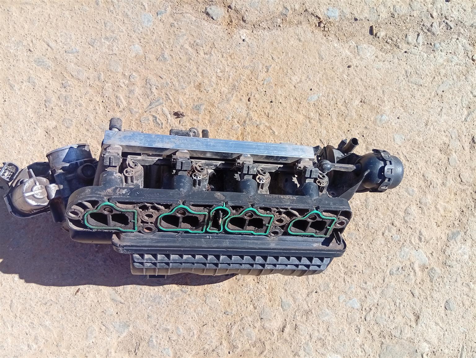 2012  Opel Corsa 1.2 intake manifold