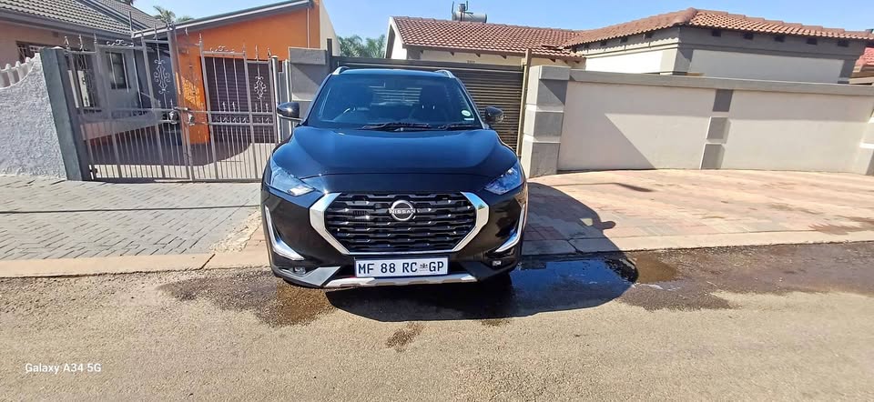 2022 Nissan magnite 1.0 turbo accenta red edition