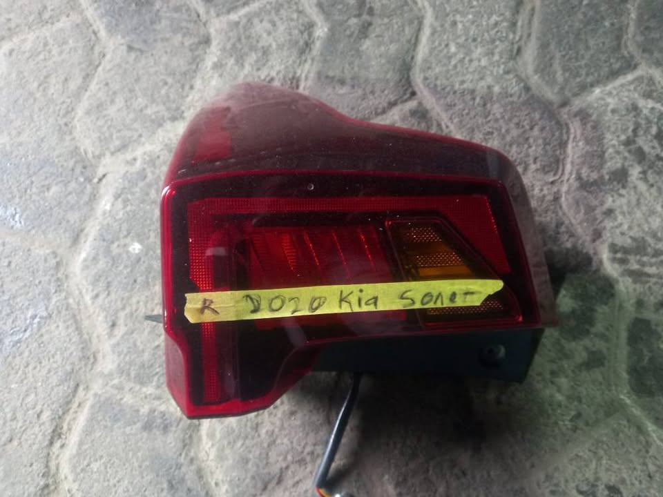 2020 Kia Sonet Taillight - Private Seller 2020 Kia Sonet Taillight - Private Seller
