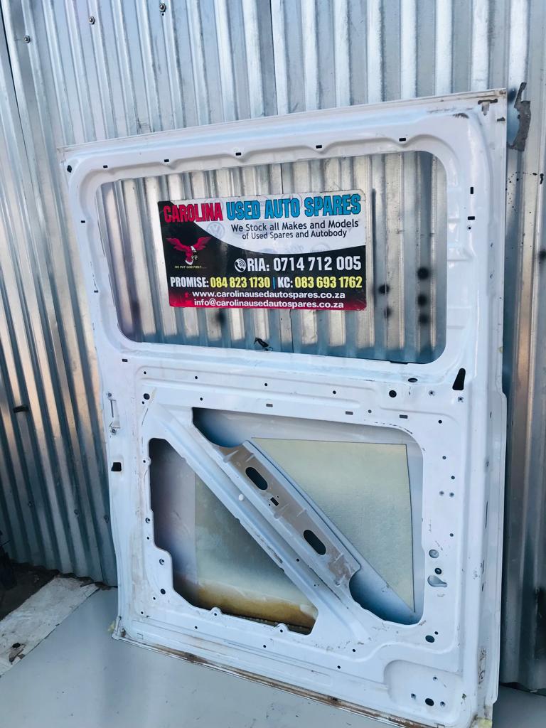 Mercedes Benz W447 Viano left sliding door - Private Seller Mercedes Benz W447 Viano left sliding door - Private Seller