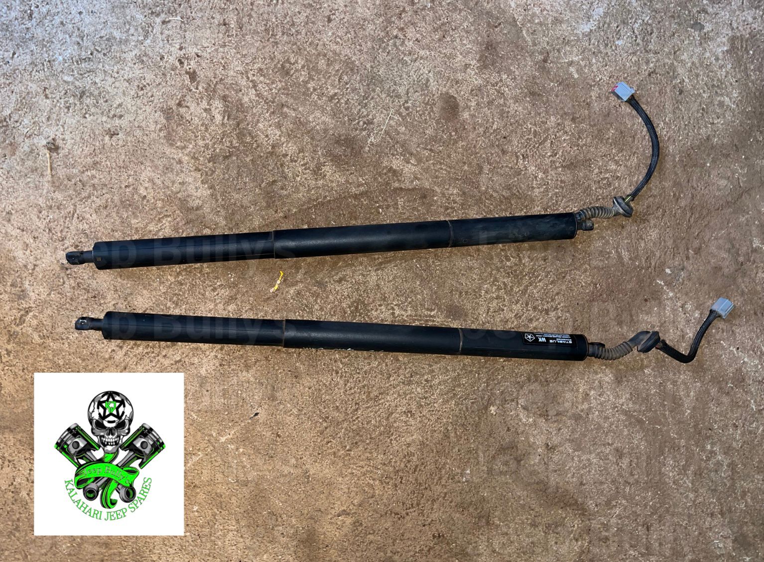 Jeep Grand Cherokee Wk2 Automatic Boot Shocks For Sale. Still In Good Condition. - Private Seller Jeep Grand Cherokee Wk2 Automatic Boot Shocks For Sale. Still In Good Condition. - Private Seller