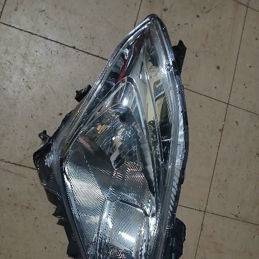 Suzuki swift headlight - Private Seller Suzuki swift headlight - Private Seller
