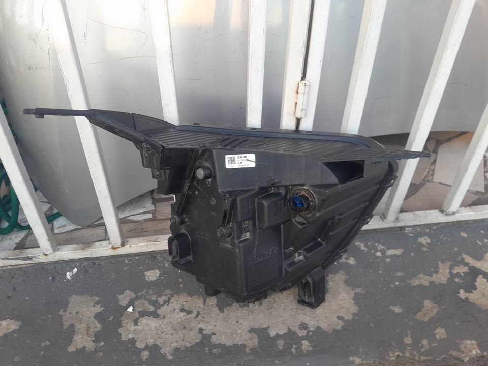 2022-2024  HYUNDAI CRETA LEFT SIDE HEADLIGHT FOR SALE