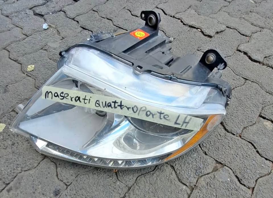 Maserati Quattroporte headlight - Private Seller Maserati Quattroporte headlight - Private Seller