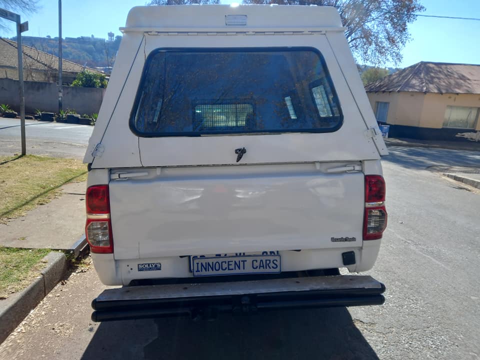 2013 TOYOTA HILUX SINGLE CAB 2.0 VVT.I PETROL, MANUAL, WHITE COLOR, MILEAGE 92000KM, CANOPY