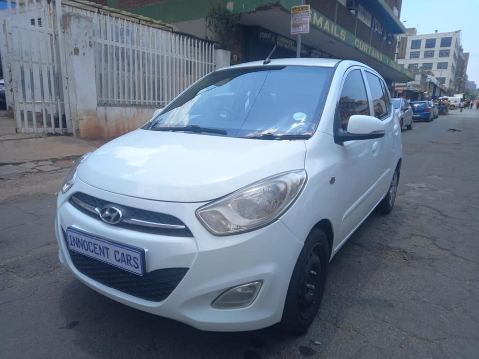 2015 HYUNDAI i10 1.2 PETROL ENGINE, MANUAL TRANSMISSION, WHITE COLOUR, MILEAGE 82000KM