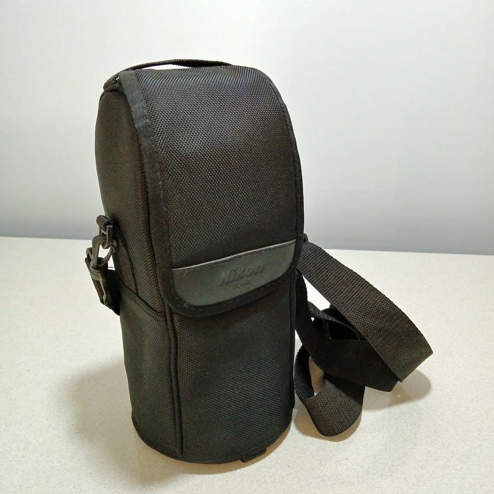 Nikon CL-M2 Lens Case
