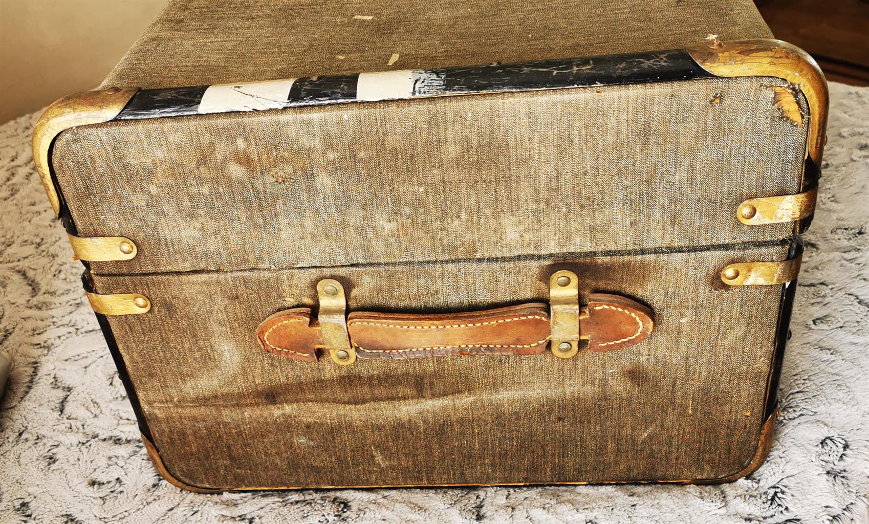 1950's Large Vintage Suitcase (76cm x 45cm x 33cm H)