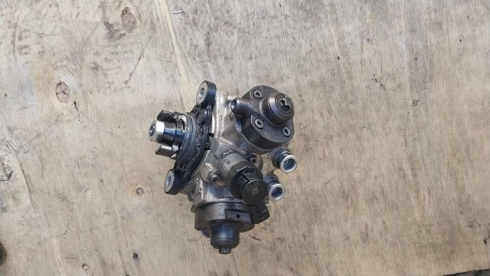 Volvo S60 / XC60 D5 diesel pump for sale - Private Seller Volvo S60 / XC60 D5 diesel pump for sale - Private Seller