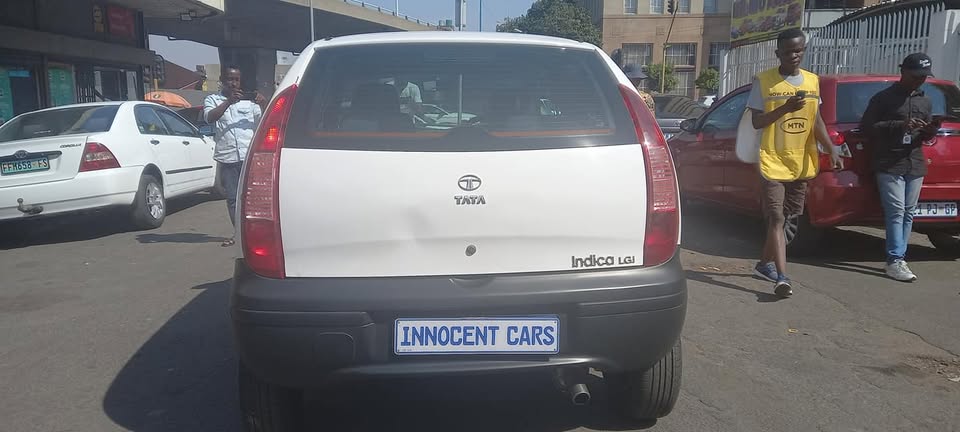 USED 2017 TATA INDICAR 1.2 MANUAL, WHITE COLOUR, 40000KM