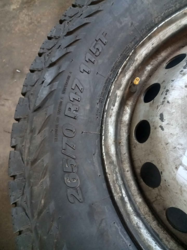 17 INCH TOYOTA GD6/RANGER/ISUZU RIM AND TYRE EXCELLENT CONDITION - Private Seller