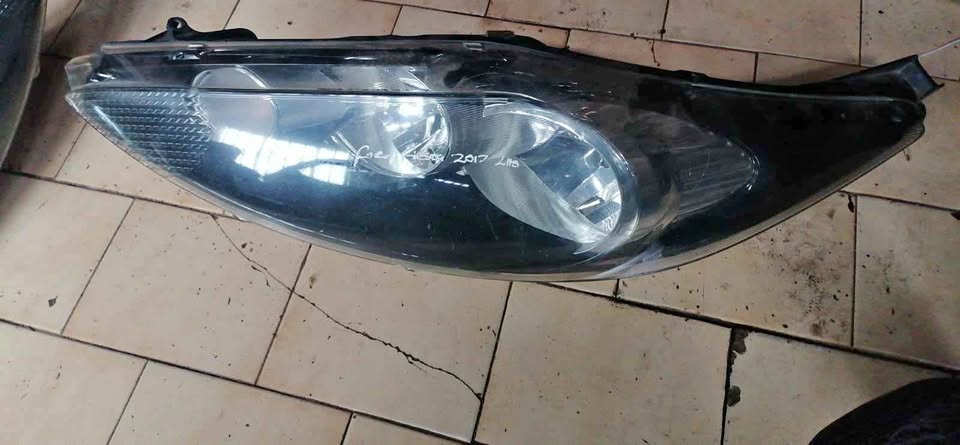 2012 FORD FIESTA LH HEADLIGHT - Private Seller 2012 FORD FIESTA LH HEADLIGHT - Private Seller