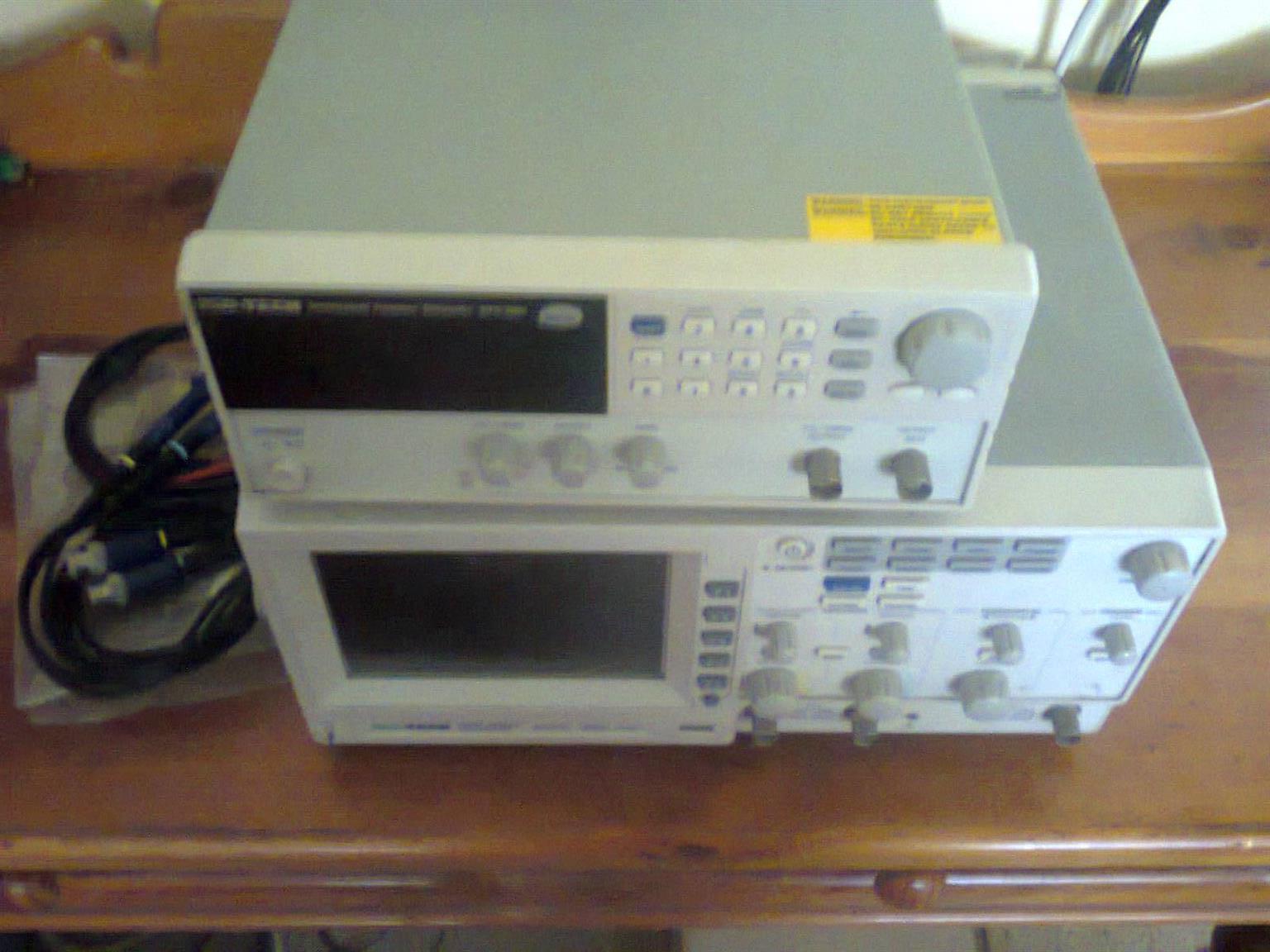 Iso-Tech Oscilloscope 100Mz and frequency generator