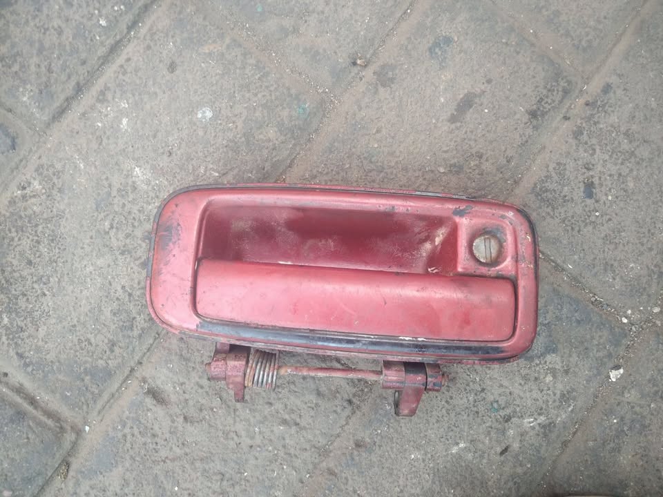TOYOTA DOOR HANDLE (DRIVER SIDE) FOR SALE - Private Seller TOYOTA DOOR HANDLE (DRIVER SIDE) FOR SALE - Private Seller
