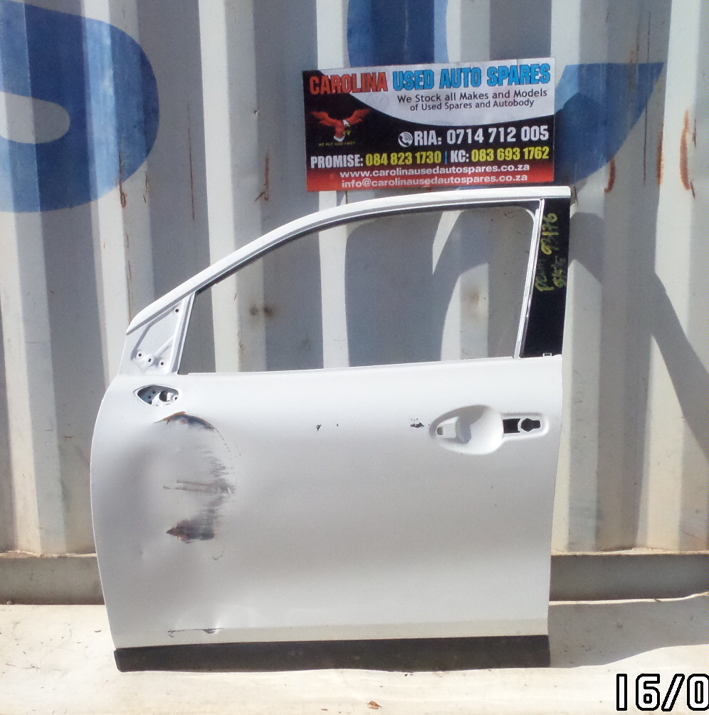 Toyota starlet cross left side front door - Private Seller
