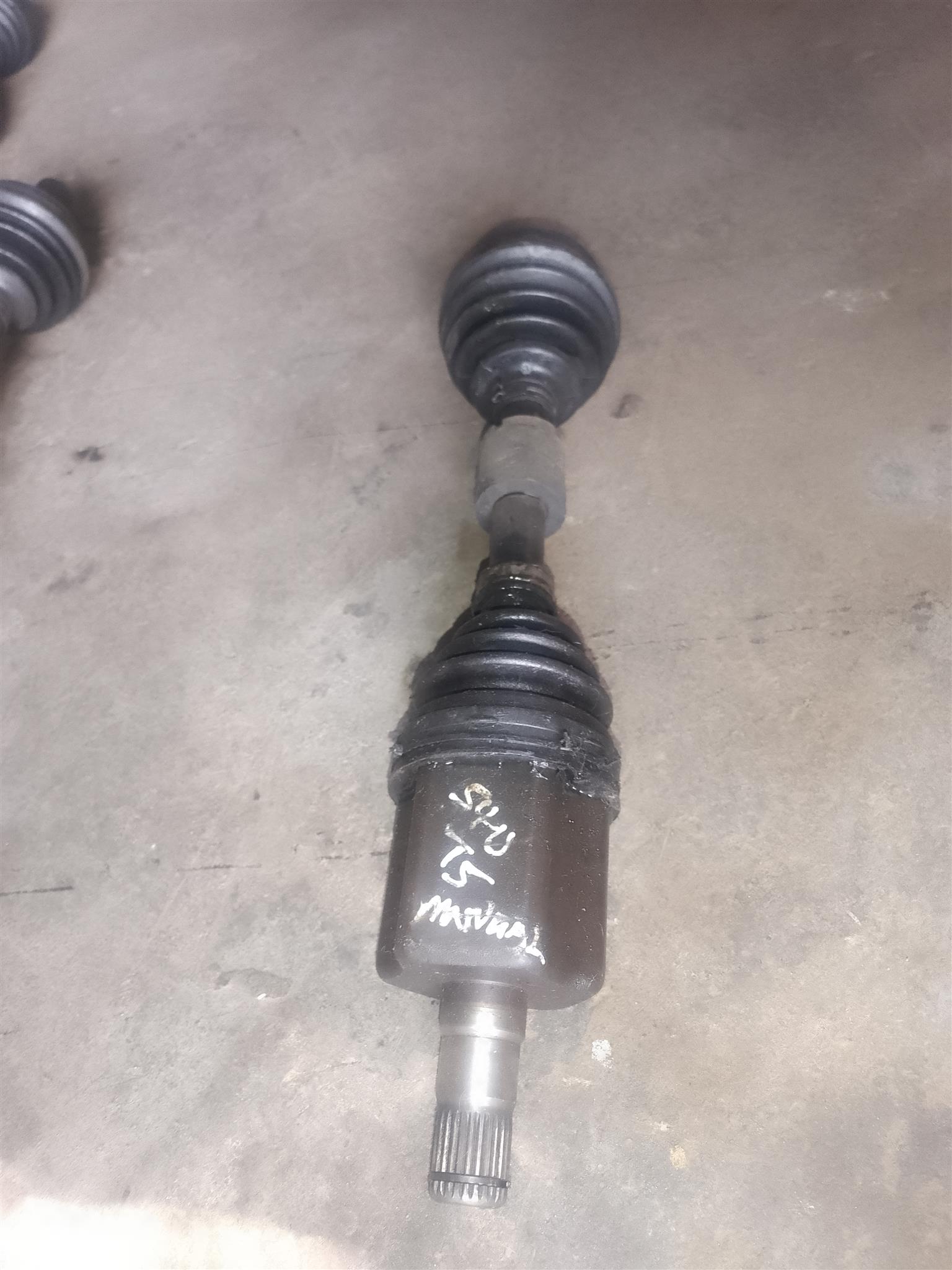 VOLVO S40 T5 MANUAL RIGHT DRIVE SHAFT FOR SALE - Private Seller
