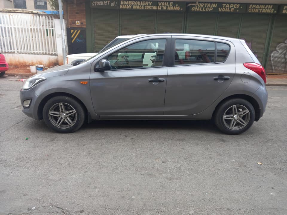 2013 HYUNDAI i20 1.2 PETROL, MANUAL, GREY COLOUR, 75000KM