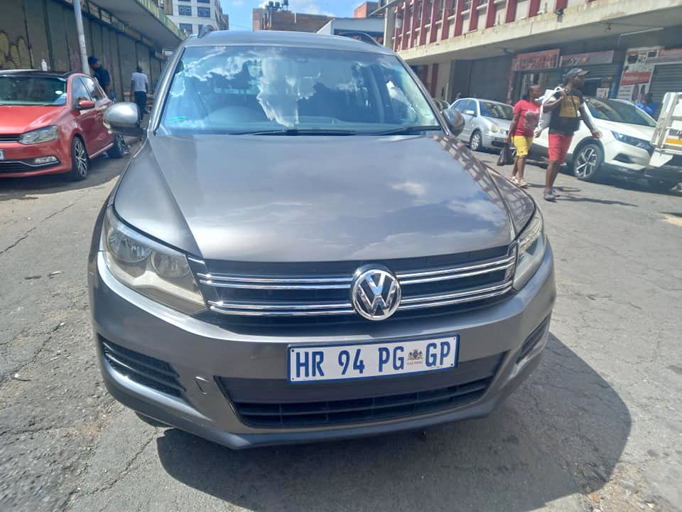2013 VW TIGUAN 2.0 TDI BLUEMOTION DIESEL, MANUAL, GREY COLOR,