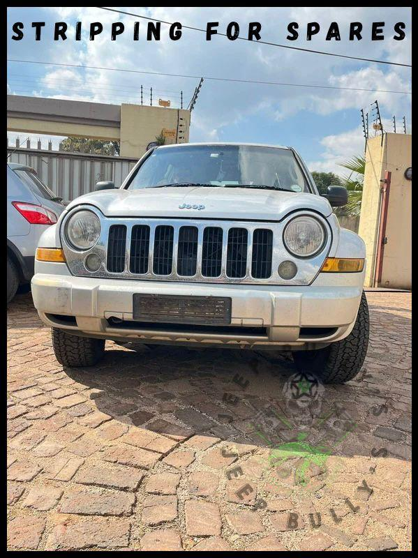 2.8 Jeep Cherokee Kj Diesel Facelift: Grill & Bumper - Private Seller 2.8 Jeep Cherokee Kj Diesel Facelift: Grill & Bumper - Private Seller