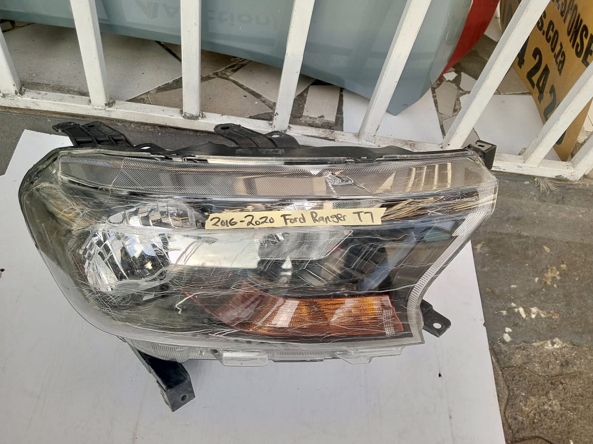 2016-2020 FORD RANGER T7 RIGHT SIDE HEADLIGHT FOR SALE - Private Seller 2016-2020 FORD RANGER T7 RIGHT SIDE HEADLIGHT FOR SALE - Private Seller