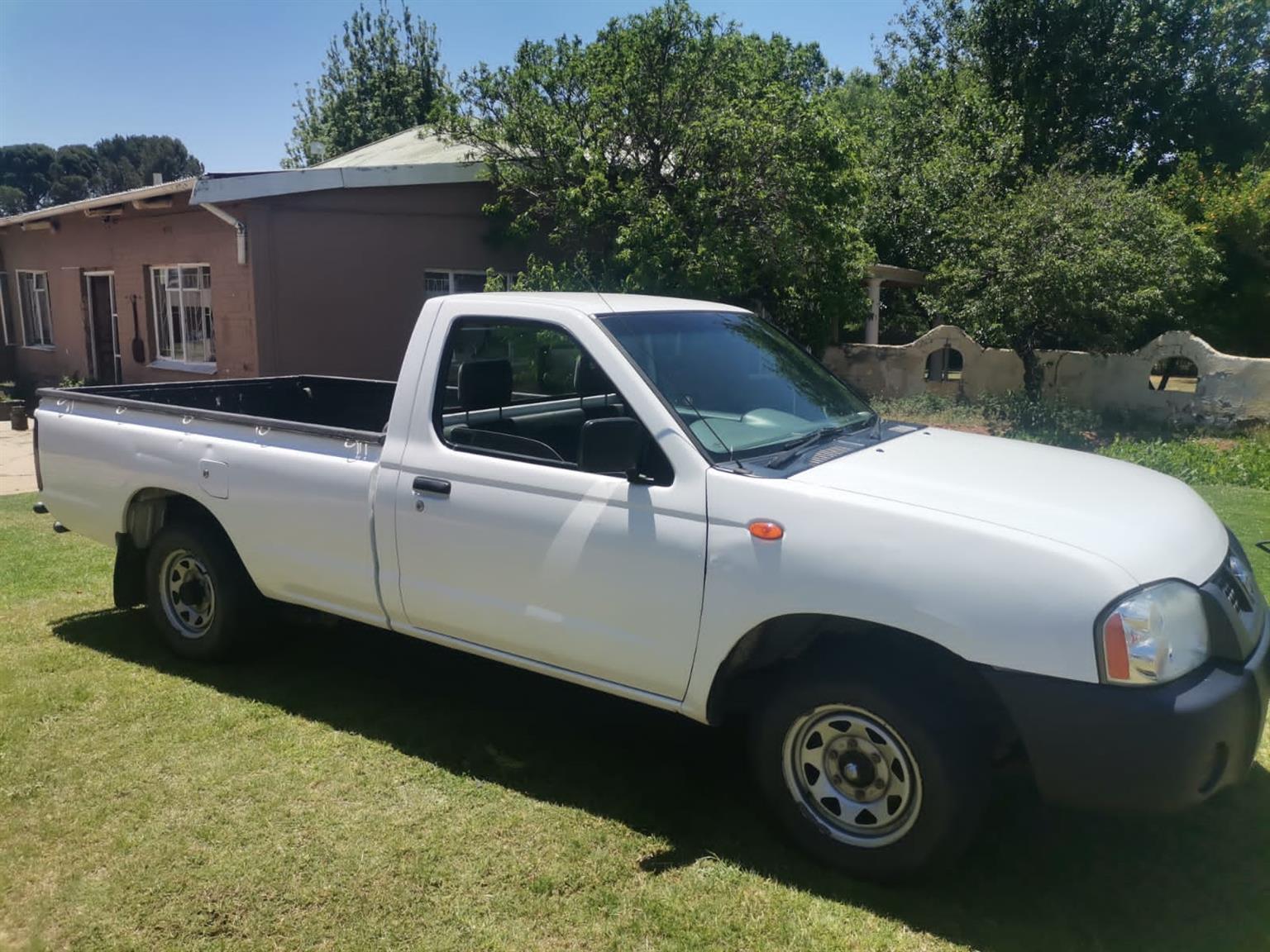 Used 2017 Nissan NP300 Hardbody 2.0 (aircon) - Private Seller