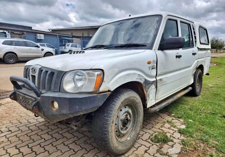 2014 Mahindra Scorpio mhawk pik.up 2.2 stripping for parts 2014 Mahindra Scorpio mhawk pik.up 2.2 stripping for parts
