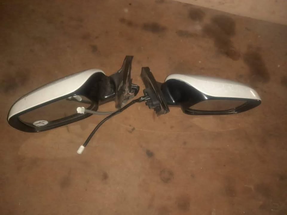 TOYOTA COROLLA QUEST SIDE MIRROR AVAILABLE - Private Seller TOYOTA COROLLA QUEST SIDE MIRROR AVAILABLE - Private Seller