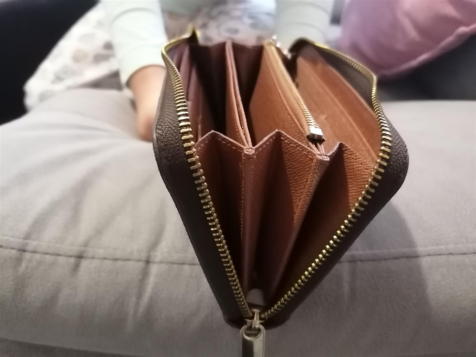 Louis vuitton zippy wallet