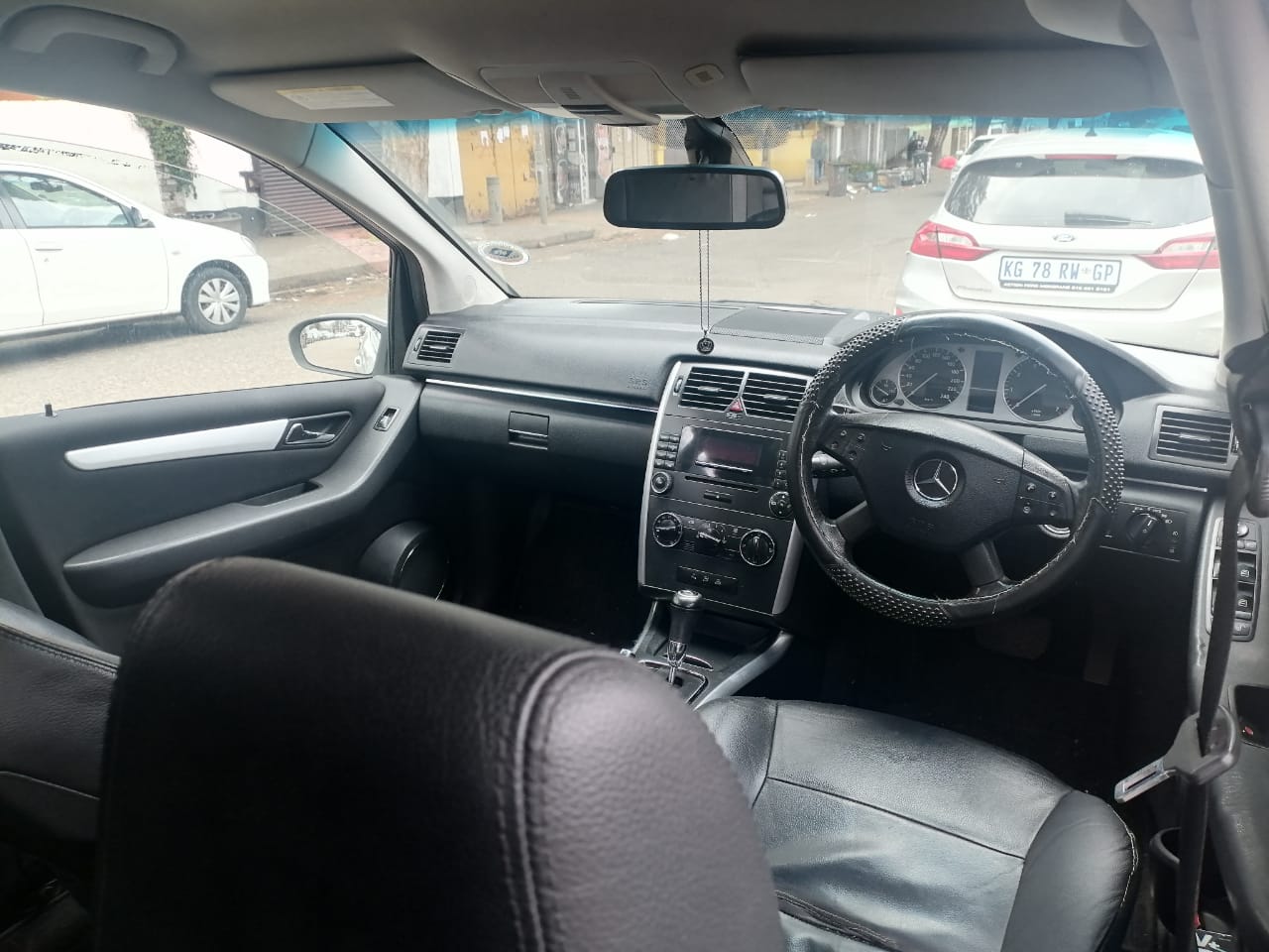 Mercedes (B200 petrol Turbo)