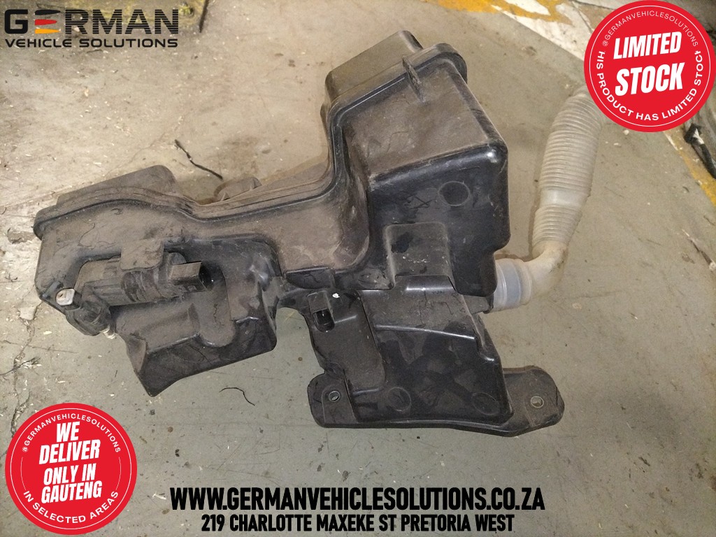 Volkswagen golf 7 windscreen washer bottle for sale - Private Seller Volkswagen golf 7 windscreen washer bottle for sale - Private Seller