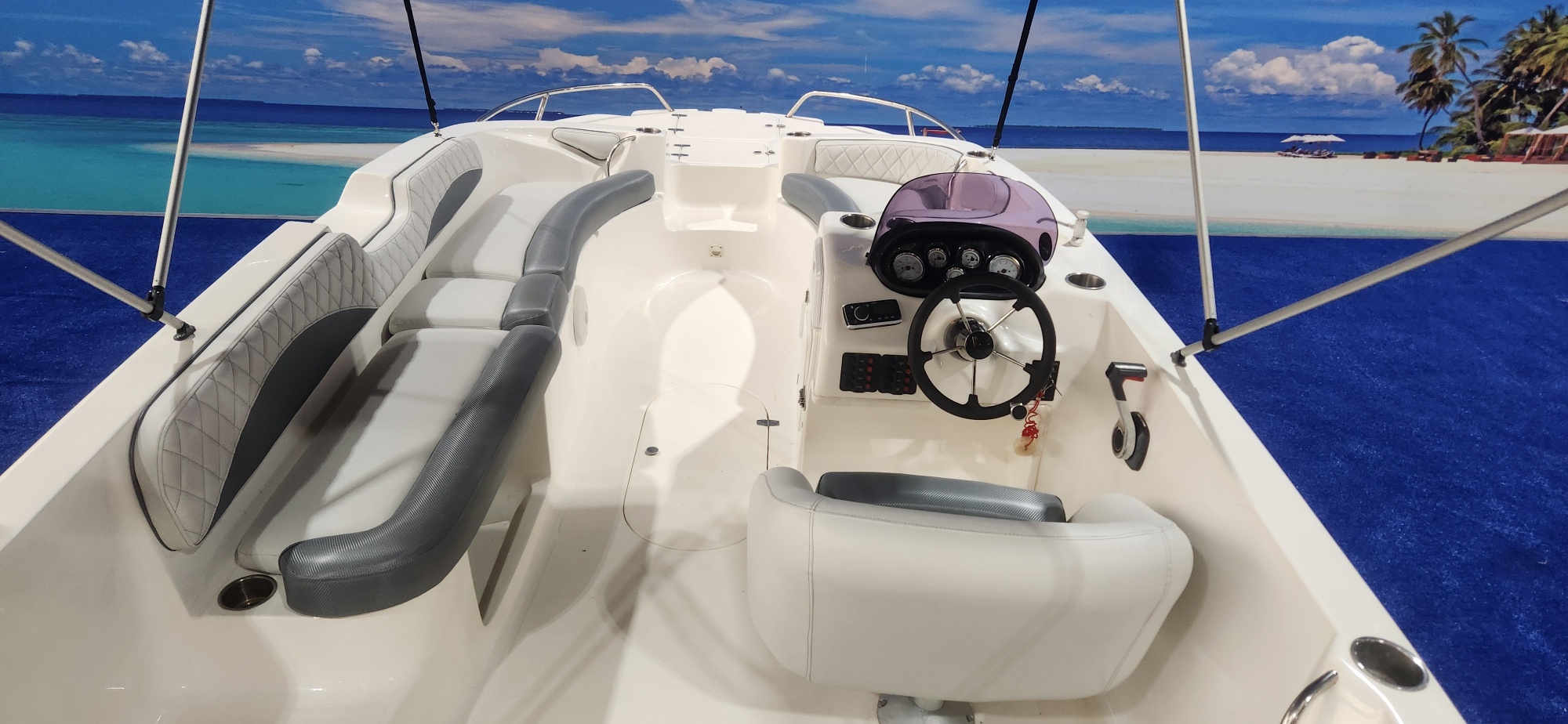 PAZZAZ 20 FT ON TRAILER 200 HP SUZUKI 4 STROKE 2015 MODEL